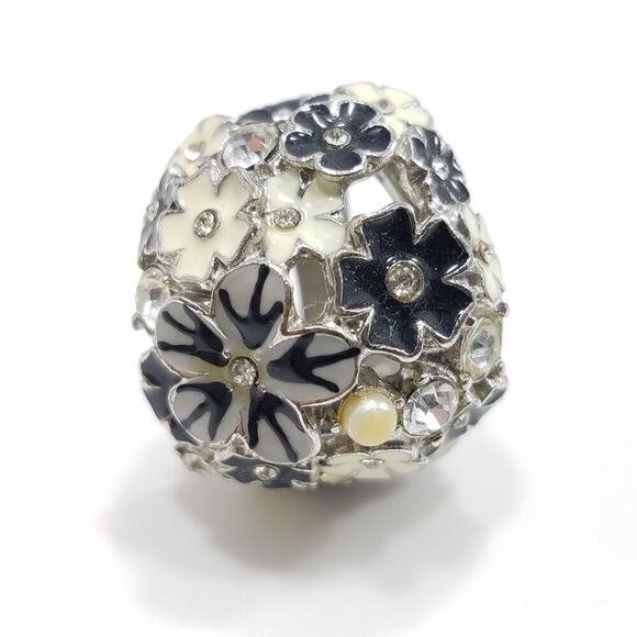 Enamel Floral Statement Ring Black Gray White Rhinestones Size 6.5 Vintage - Picture 2 of 10